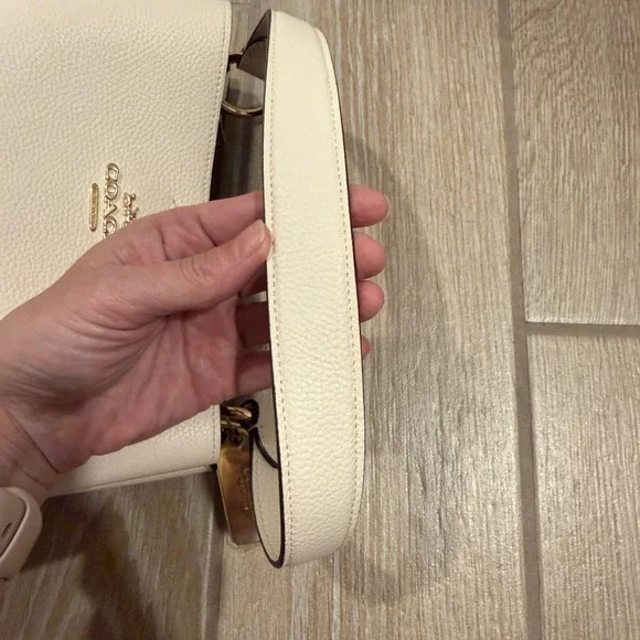 Coach Town Bucket Bag Cream Polished Pebble Leather Gold Hardware NWOT - Picture 6 of 9